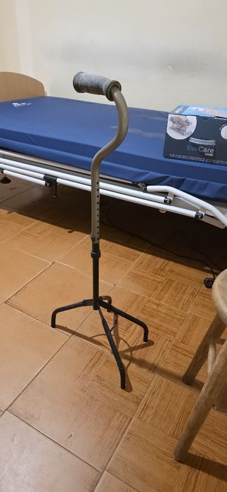 Cadeira sanitária para ajuda