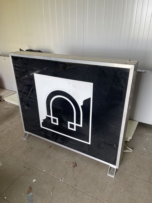 Baner kaseton dwustronny 90x90cm wiszacy boczny podswietlany led