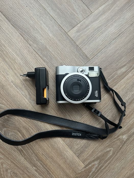 Фотокамера миттєвого друку Fujifilm Instax Mini 90 Black