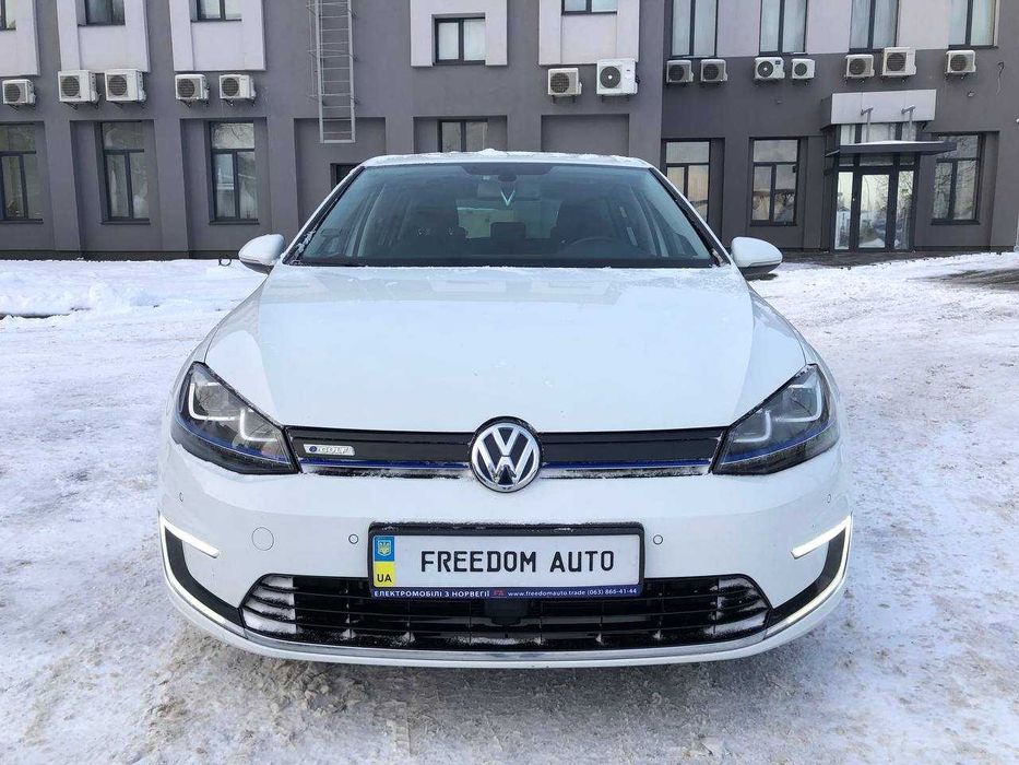 Оренда електромобіля Volkswagen e-Golf Highline
