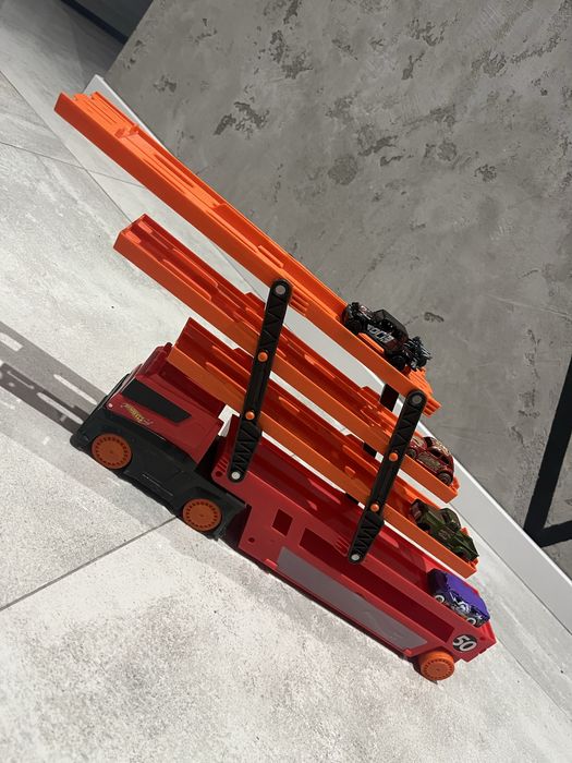 Laweta hot wheels + autka