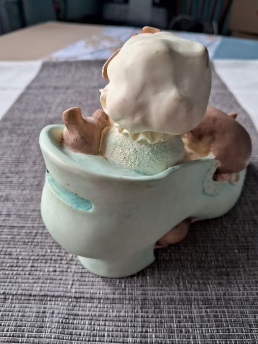 Винтажный сувенир-копилочка .