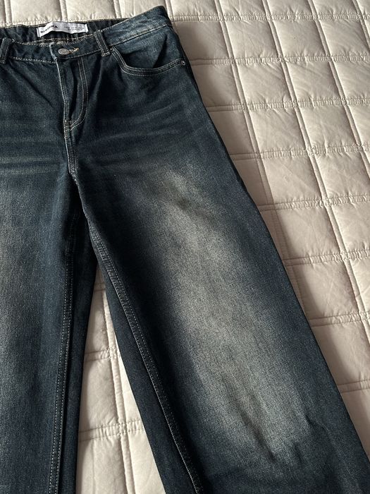 ciemno granatowe basic proste luźne baggy jeans Bershka