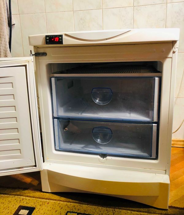 Морозильная камера Ariston