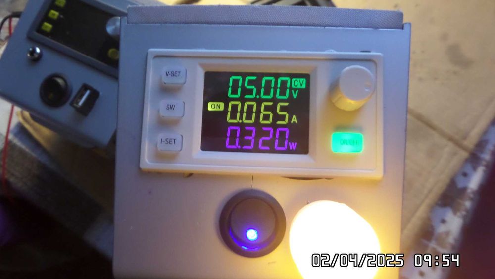 DC понижающий повышающий преобразователь с цветным экраном