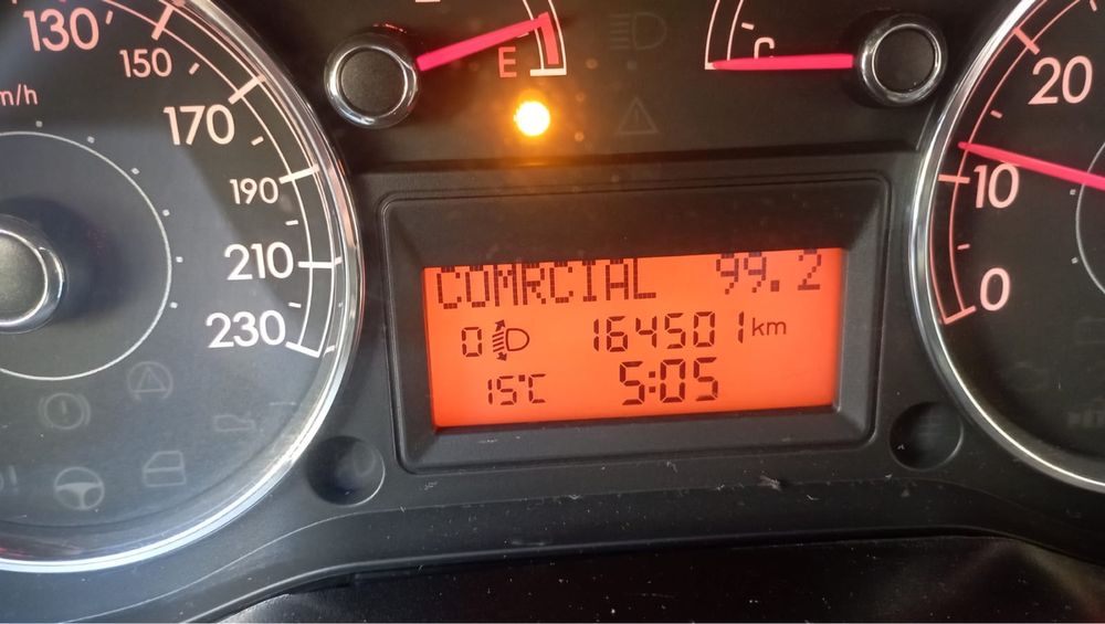 Carro FIAT Grande Punto 1.2 Active em otimo estado e estimado