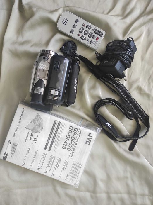Ретро Відеокамера JVC GR-DF570E