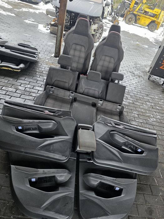 Fotele boczki tapicerki wnętrze komplet golf 8 GTI hatchback