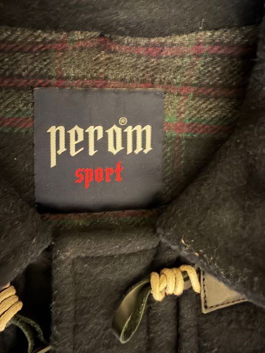 Canadiana Perom Sport — azul-marinho com capuz