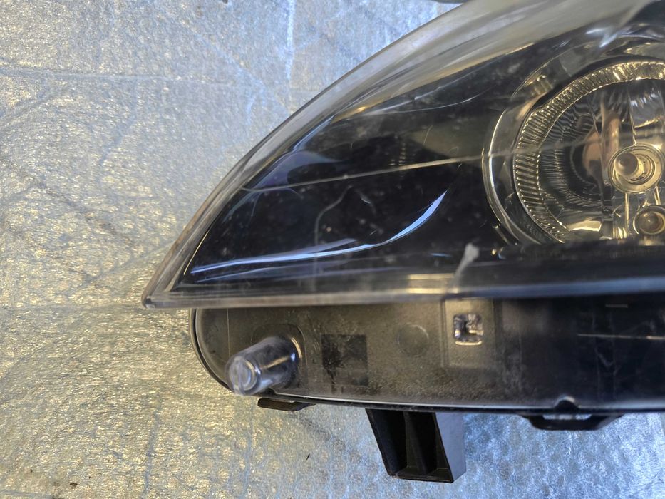 lampa przód Renault Laguna 3 lift