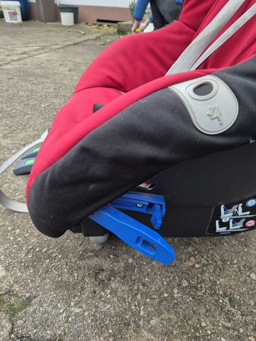 Fotelik Britax Romer Max Way 9-25kg RWF (tyłem)