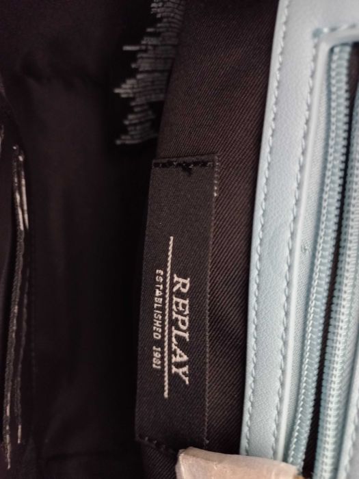 Mala nova e original marca Replay