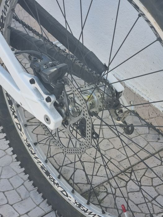 Bicicleta Transition Downhill