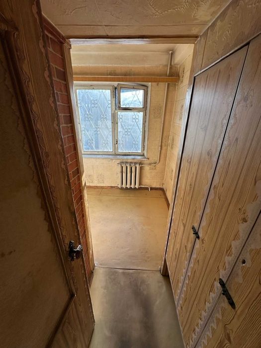 Однакомнатная Пр. Воскресенський 32 срочно продам