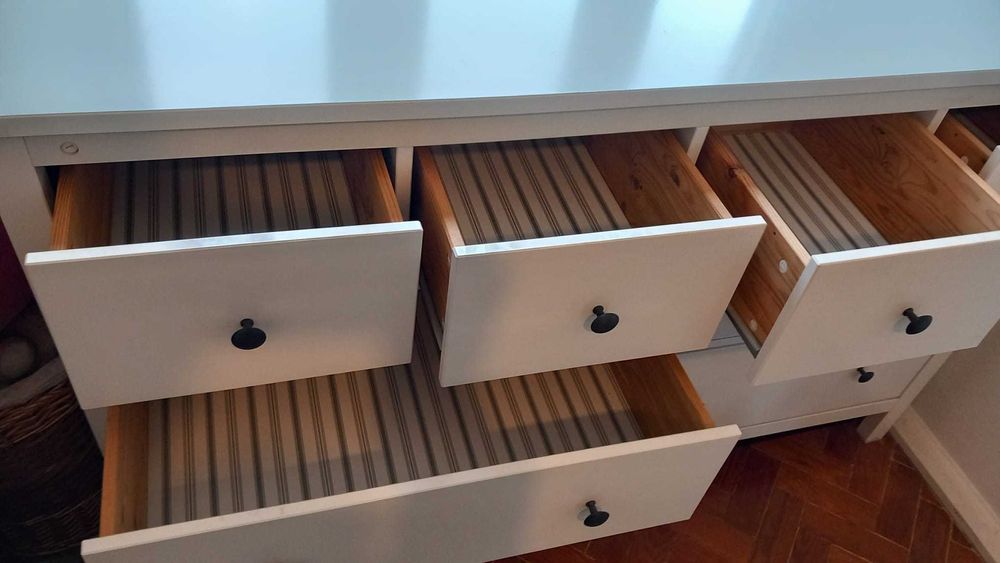 Cómoda Hemnes com 8 gavetas IKEA