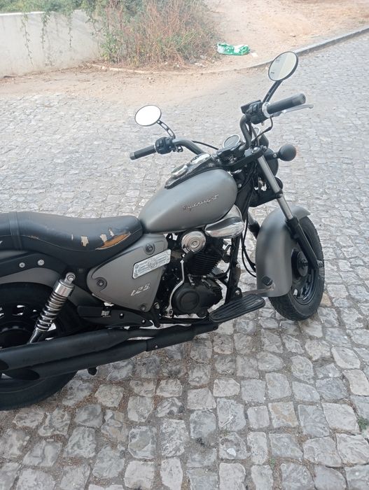 Vendo a minha Keeway Superlight 125cc