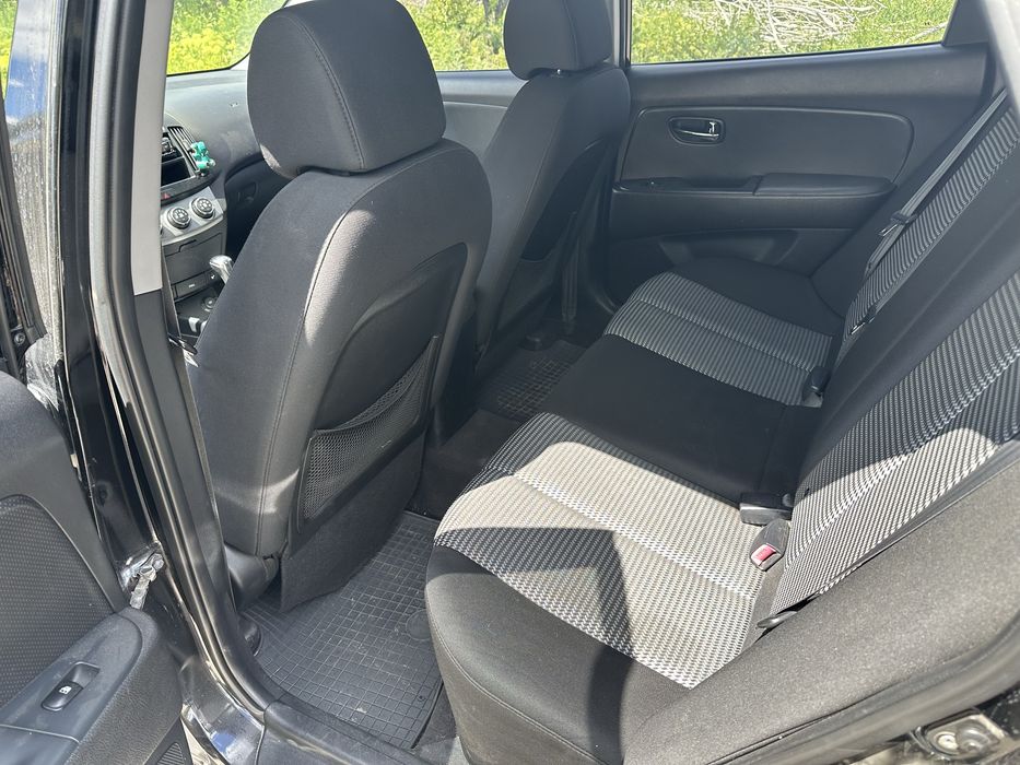 Hyundai Elantra 2010 1.6 АКПП