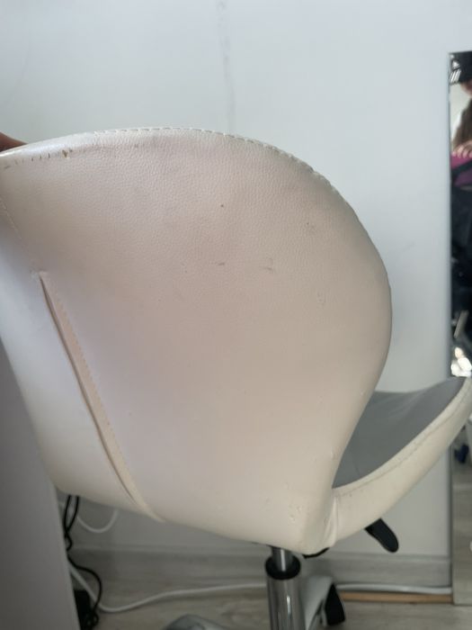 Krzesło do biurka obrotowe glamour biale szare