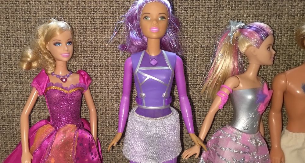 Diversas Barbie e Ken