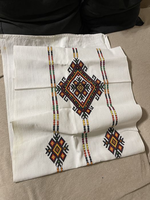 Простинь , доріжка , вишивка різна