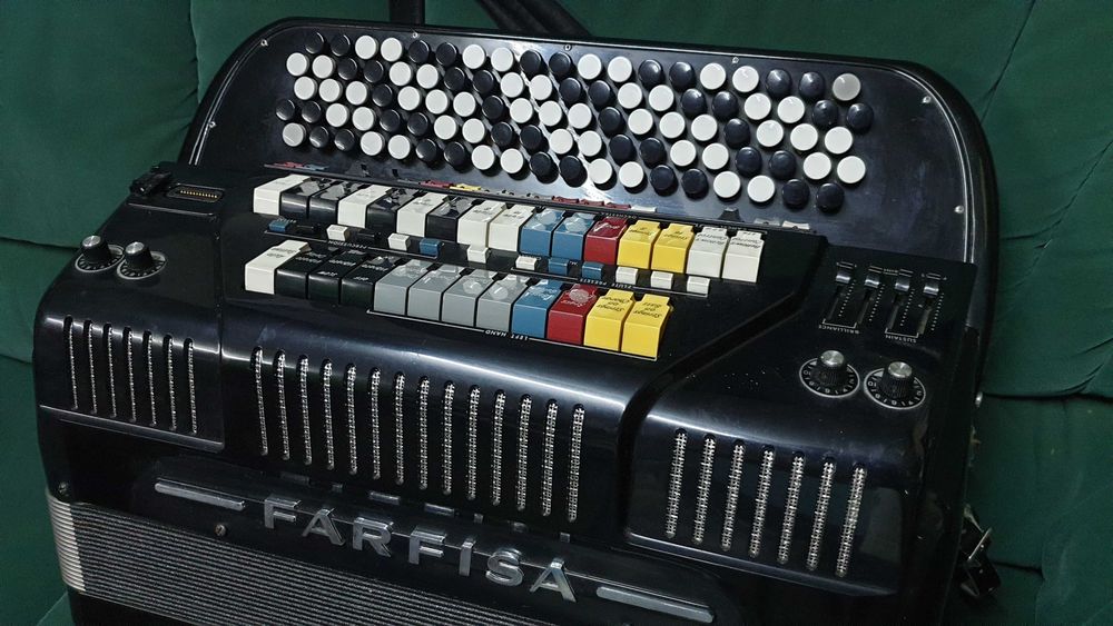 Acordeão Farfisa Syntaccordion + amp + coluna