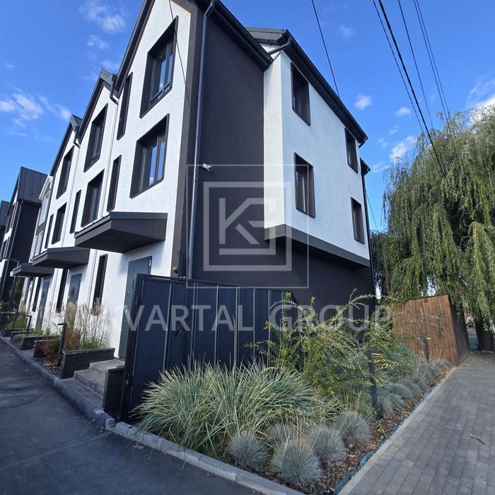 Продаж  Таунхаус  вул. Дніпровська, Гостомель