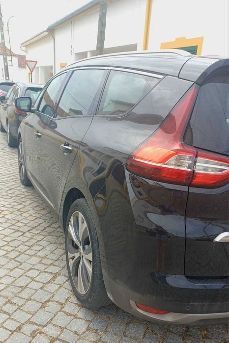 Renault Grand Senic 1.6 com 130 cv.