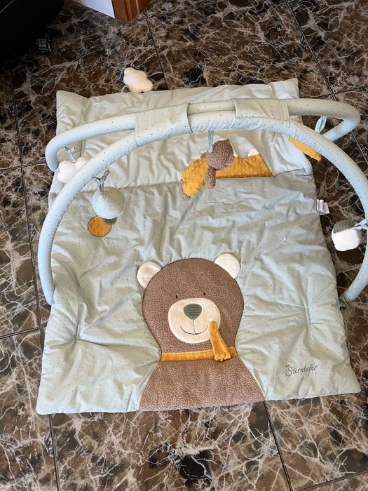 Tapete de atividades bebé