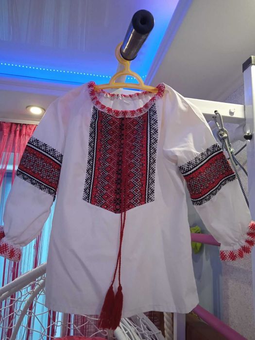 Дитяча вишиванка