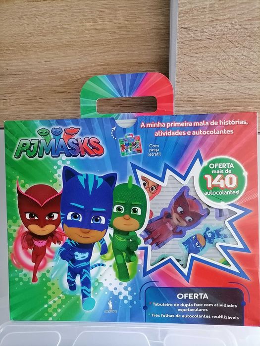 Livros de atividades PJ Masks, dinossauros, et al.