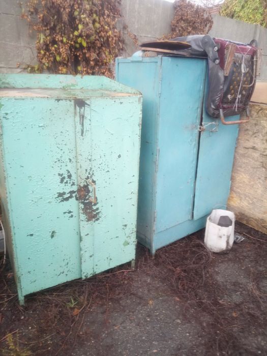 Стеллажи Шкафы верстаки пристаночные тумбы железные