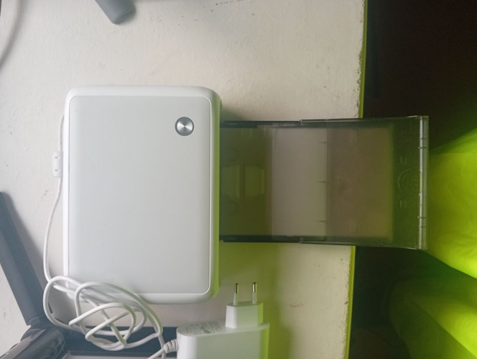 Enpresora de fotografia com papel e tinta  pronta a usar fonsiona com aplicação no telemóvel  ou tablet