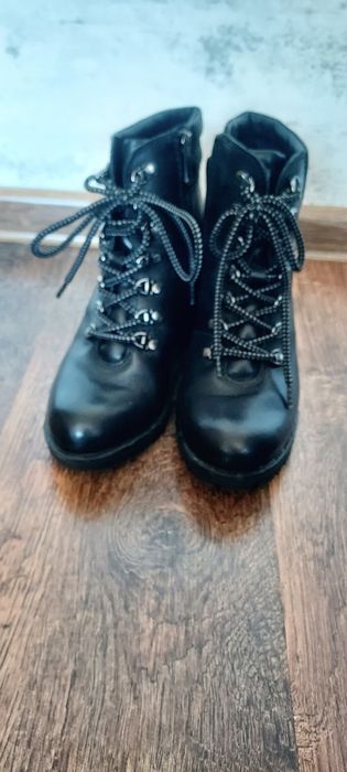 Botki czarne skórzane