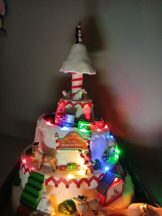 Інсталяція новорічна музична новорічний декор торт