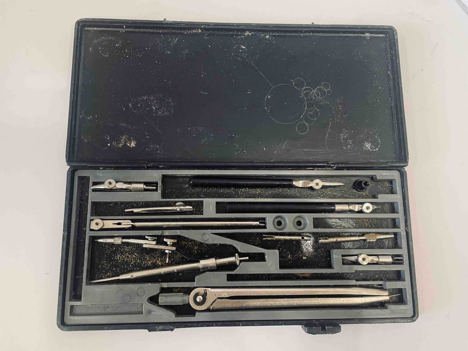 Набір для креслення готувальня