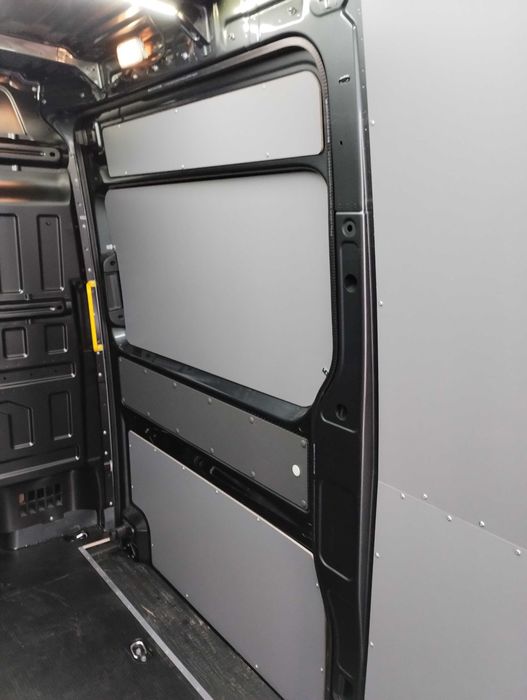 Zabudowa podłogi i ścian VW Crafter / MAN TGE L4H3
