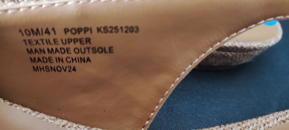 Босоніжки жіночі