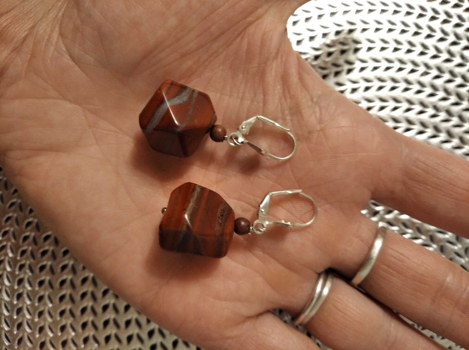 Kolczyki z naturalnego kamienia Jaspis czerwony.