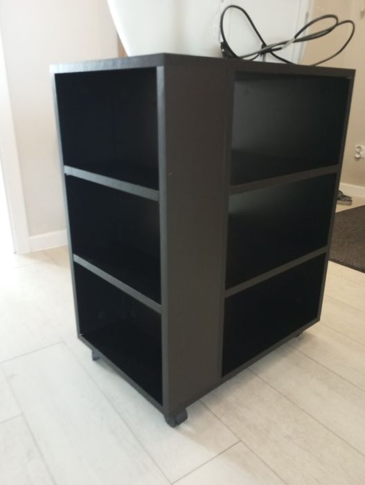 Sprzedam regał  na książki