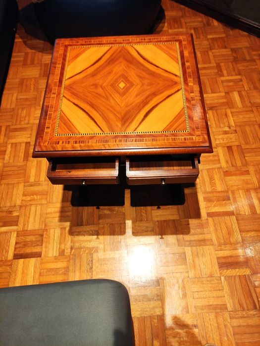 Mesa de centro mogno com pau Ferro  com 53cmx53cm