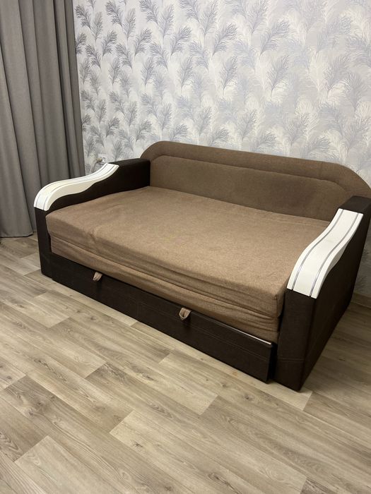 Продам Диван в хорошем состоянии