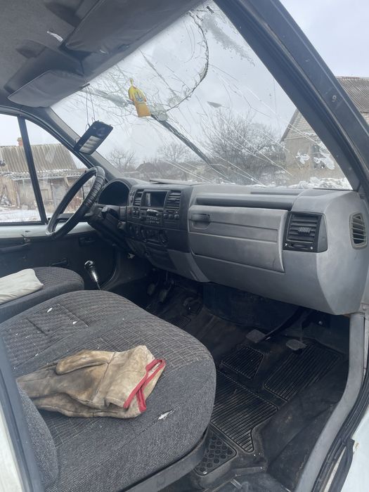 Газель 2006 года.