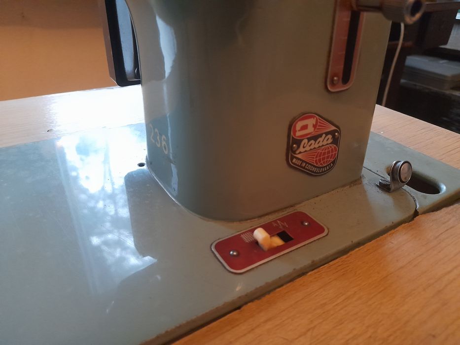 Maszyna do szycia Lada 236