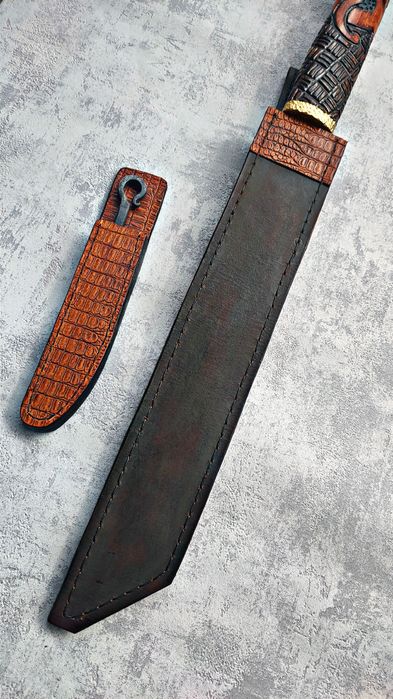 Zestaw dwóch noży z pochewkami