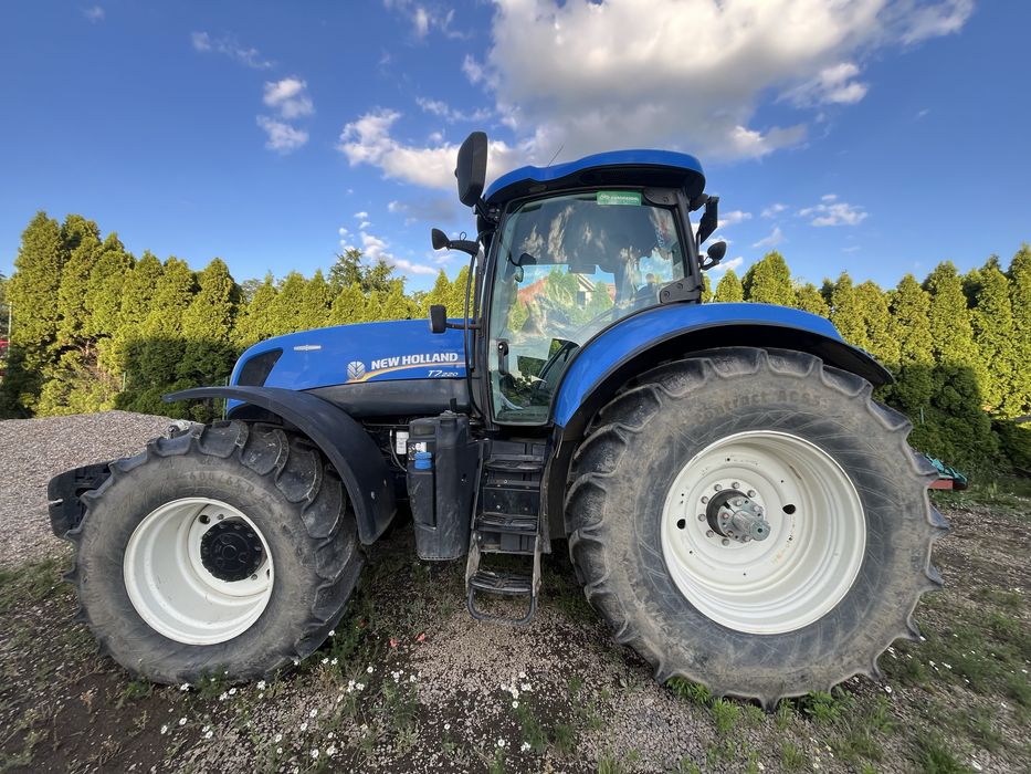 New Holland. T7.220