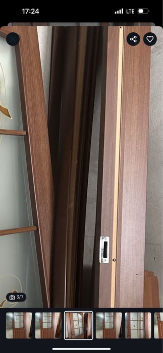 Дверь с замком и с комплектующими, орехового цвета,что придает красоту