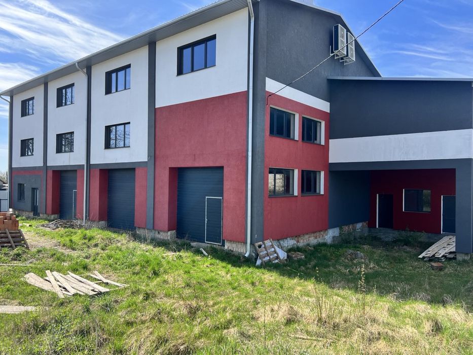 Здається  в оренду СТО