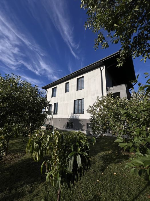 Продаж будинку. Ліс. Озеро