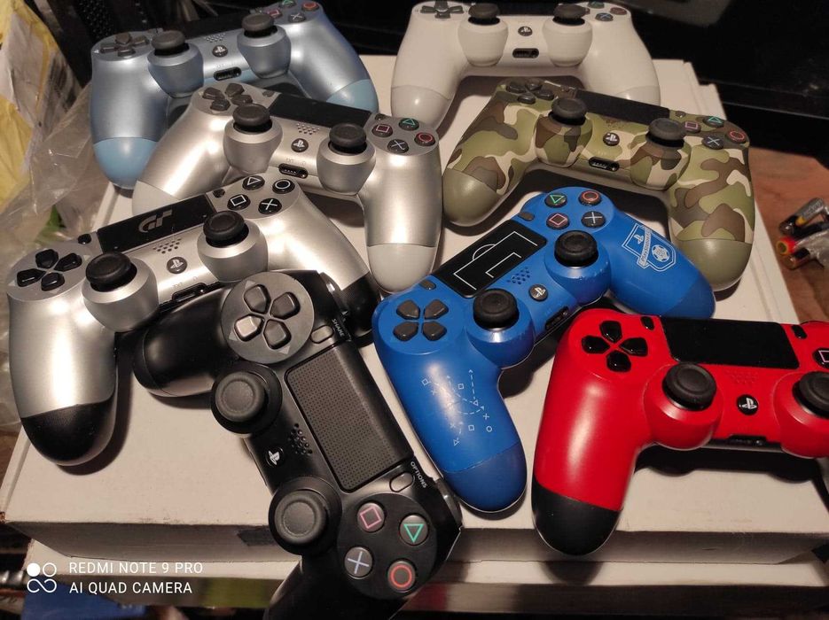 Kolekcja Padów do konsoli PS4, Pad PlayStation 4 Stan idealny NAPRAVVA