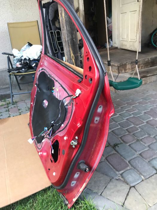 Двері до Mitsubishi outlander